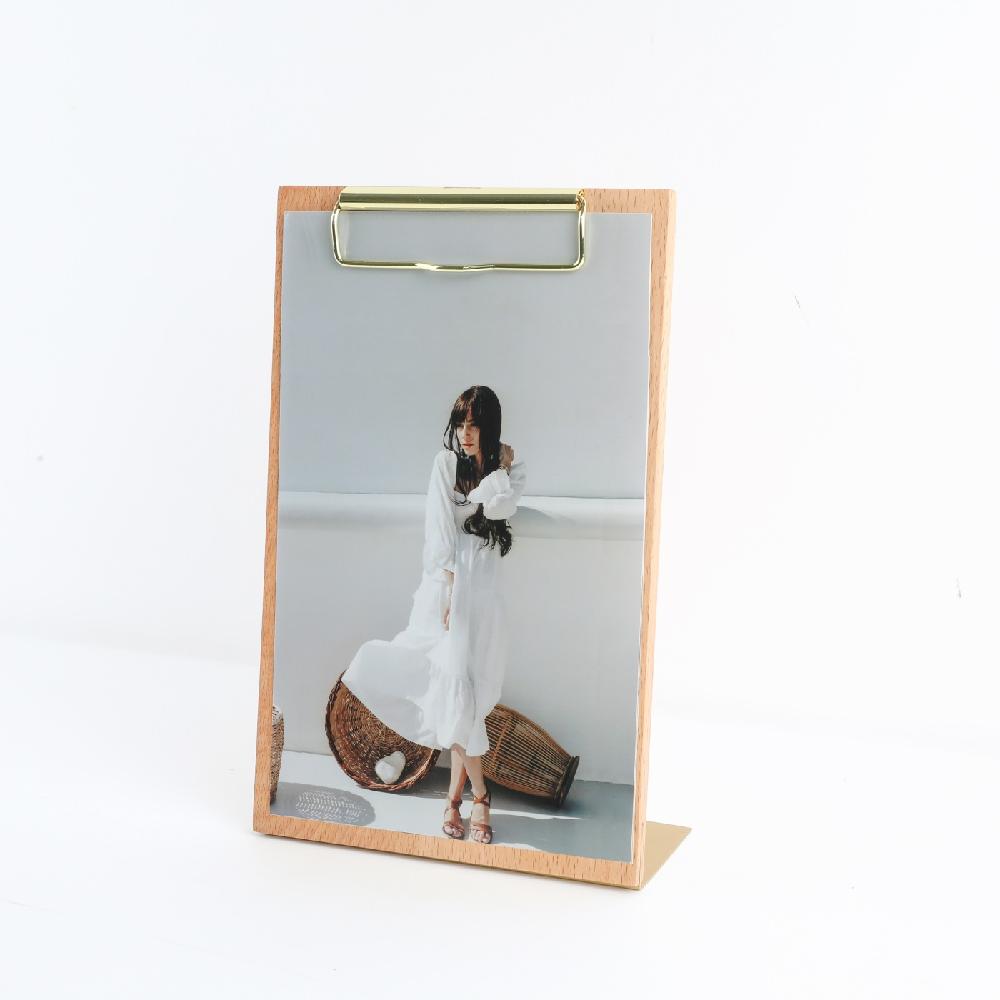Maxery Creative Picture Holder Exquisite Photo Display stand Brass and Beech Photo Holder Table Decoration
